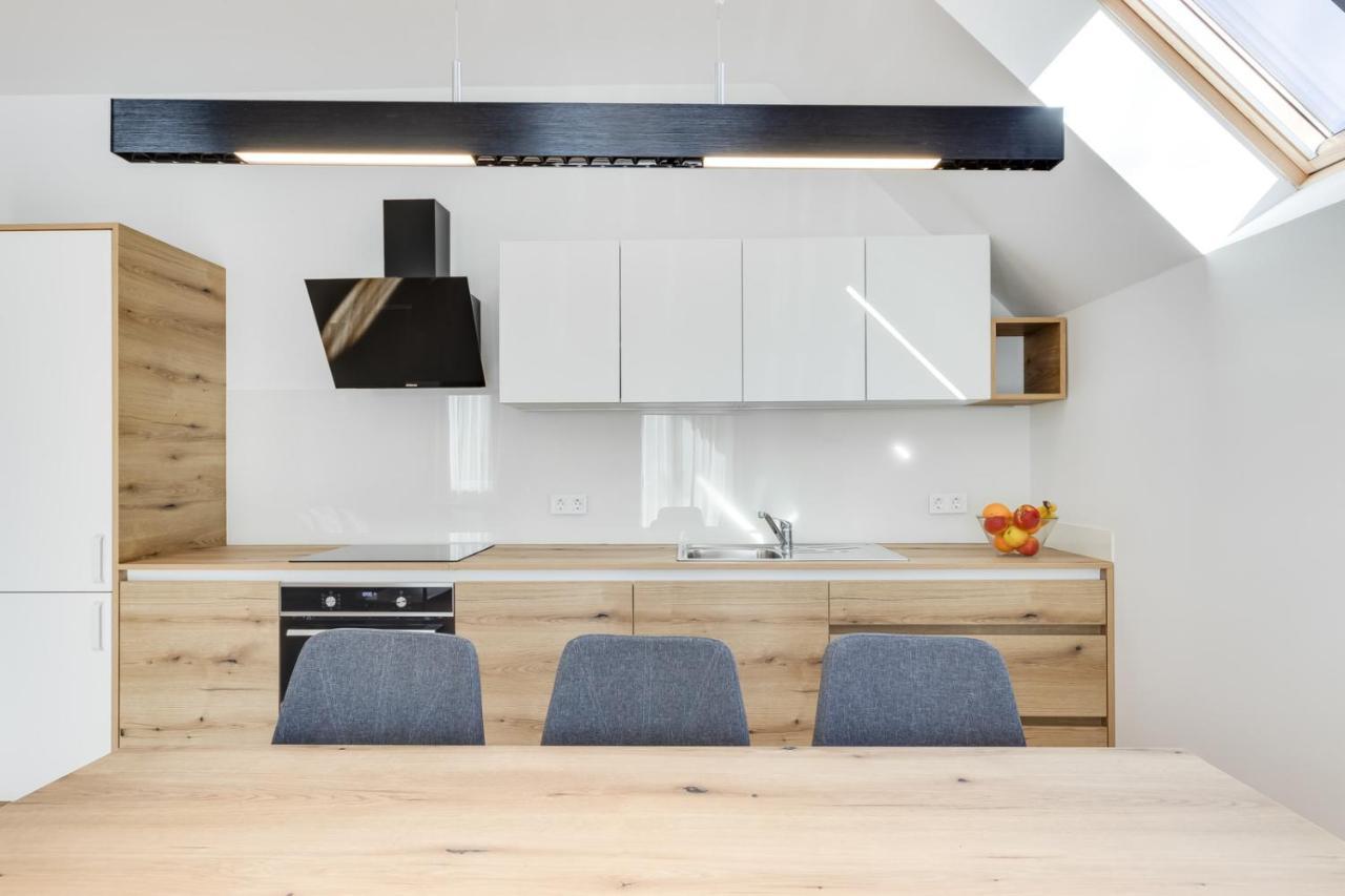 Chic Apartments With Balcony And Spa In Mojstrana Kültér fotó