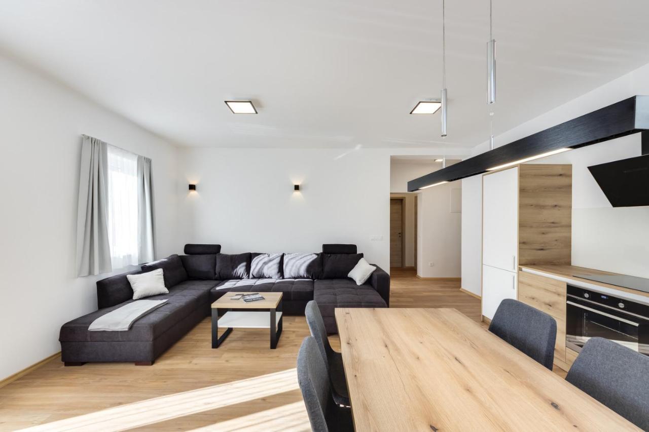 Chic Apartments With Balcony And Spa In Mojstrana Kültér fotó