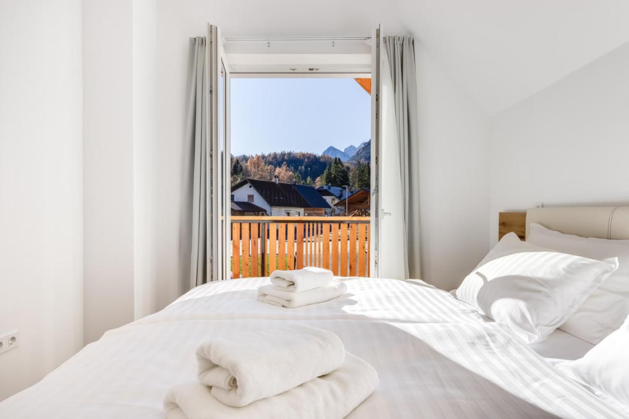 Chic Apartments With Balcony And Spa In Mojstrana Kültér fotó