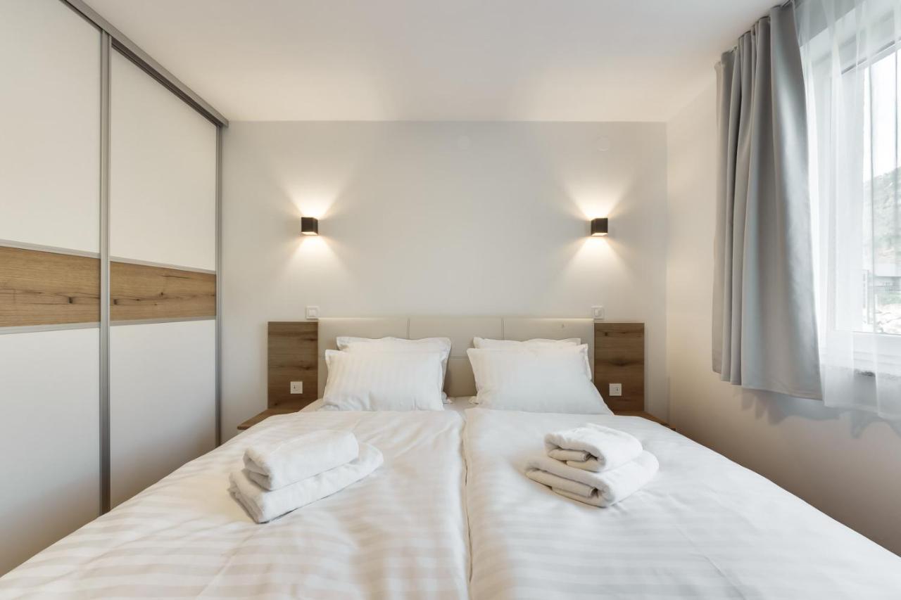 Chic Apartments With Balcony And Spa In Mojstrana Kültér fotó
