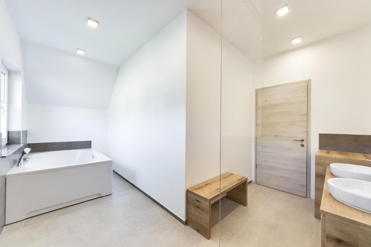 Chic Apartments With Balcony And Spa In Mojstrana Kültér fotó