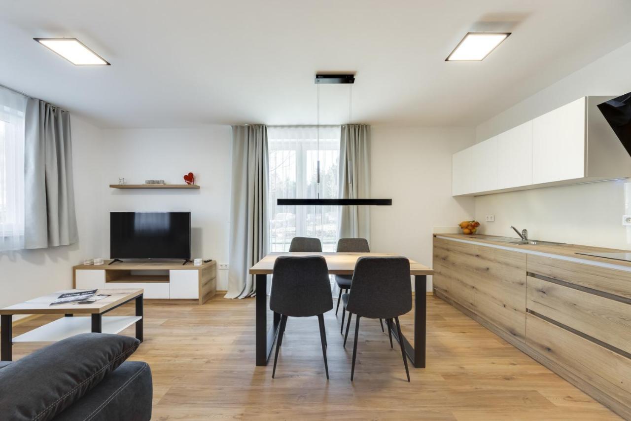 Chic Apartments With Balcony And Spa In Mojstrana Kültér fotó