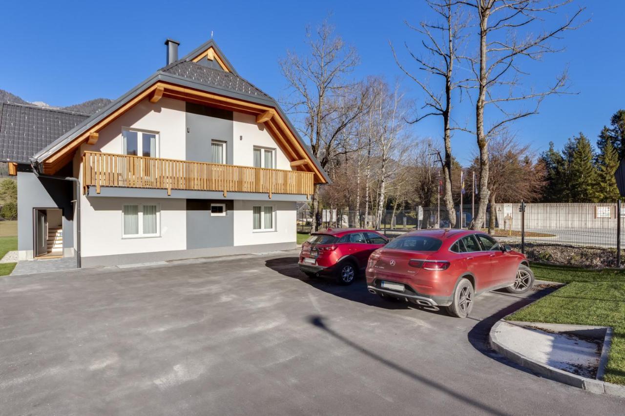 Chic Apartments With Balcony And Spa In Mojstrana Kültér fotó