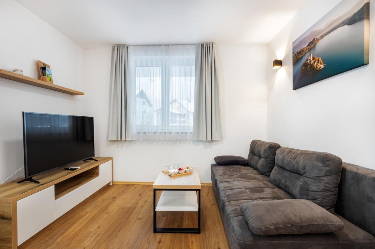 Chic Apartments With Balcony And Spa In Mojstrana Kültér fotó